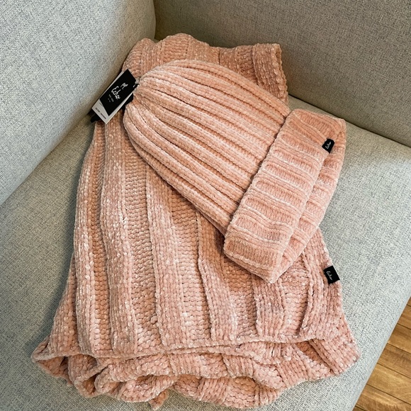 Matching Hat and Scarf Set - Picture 8 of 8